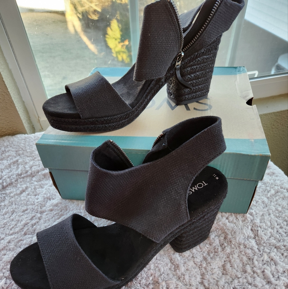 NWT Tom Majorca Platform Sandles Black Size 11
